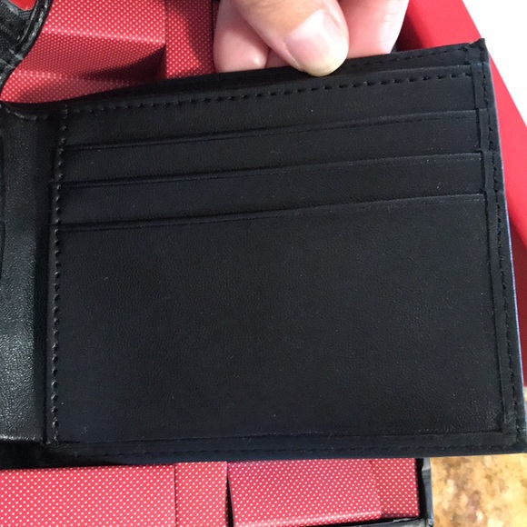 Perry Ellis genuine leather wallet - Picture 8 of 12